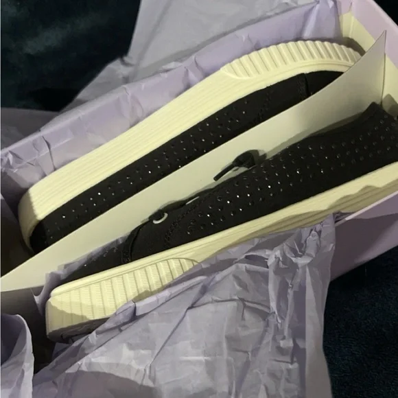 Madden Girl Black Sneakers with Cream Sole - Picture 1 of 7